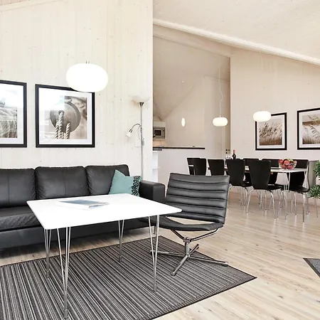 Nordic-style Sanctuary With Sauna بيت للعطل
