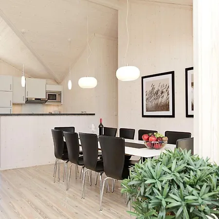 Nordic-style Sanctuary With Sauna بيت للعطل